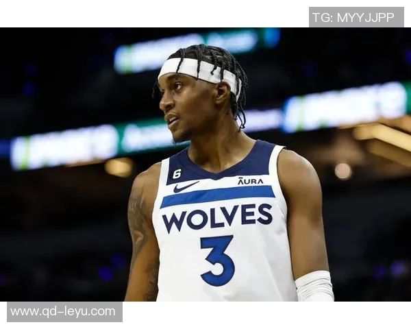 麦克丹尼尔斯半场表现出色9中6砍下15分2篮板3盖帽助力球队攻防稳定 麦克丹尼尔斯半场表现出色9中6砍下15分2篮板3盖帽助力球队攻防稳定